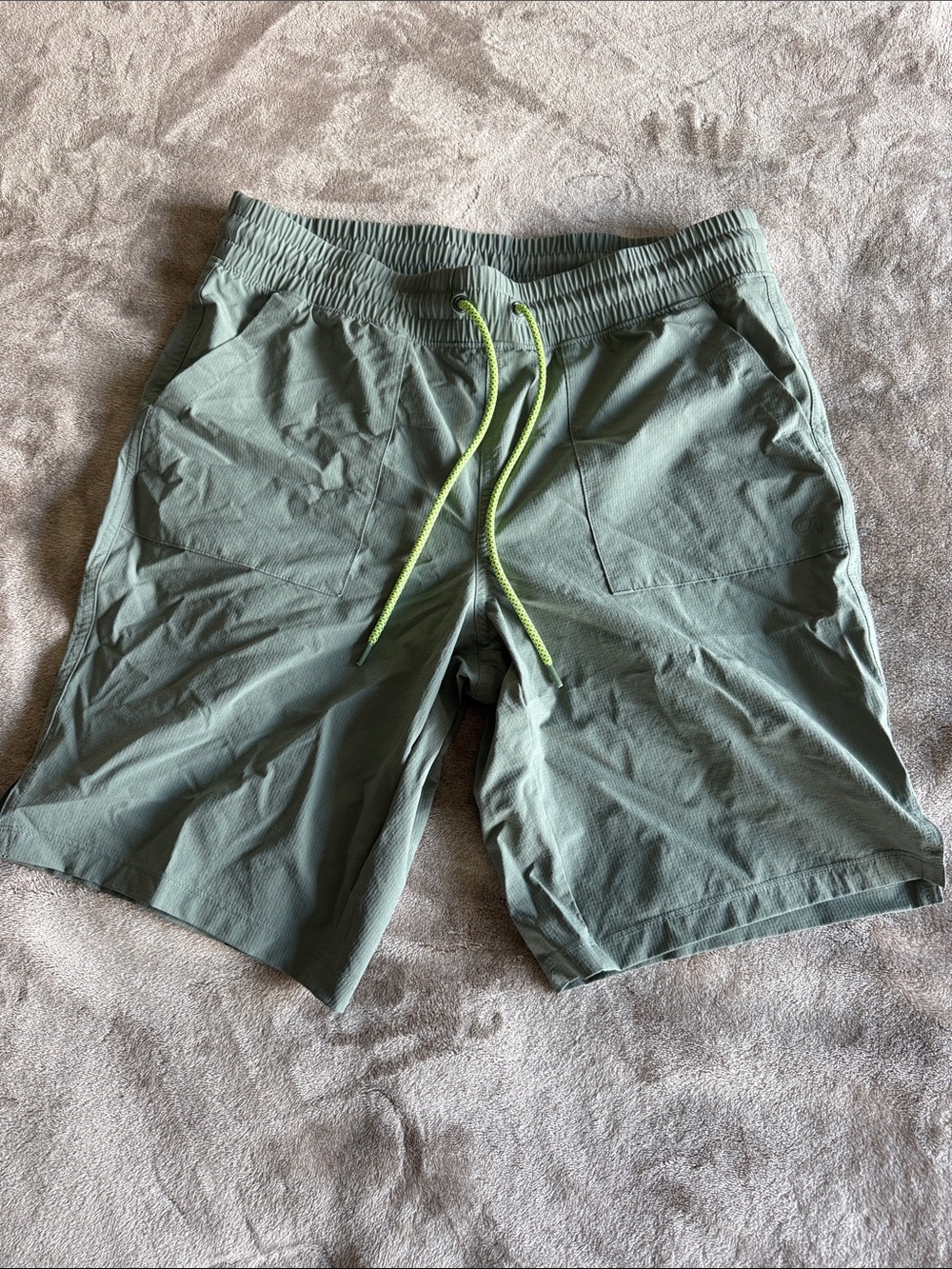 GapFit Men’s Olive Green Active shorts - M Tall